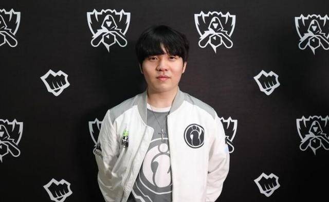 比赛刚开场 比赛刚开场